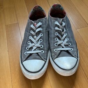 Grey low top Converse